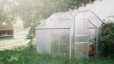 ¿Cómo se construye un invernadero de jardín?