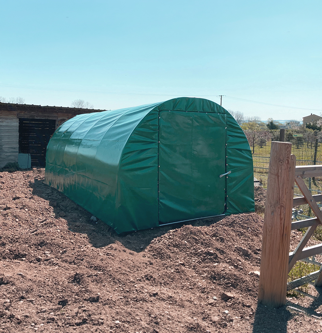 Tunnel de stockage Résist 3 m avec porte fermée