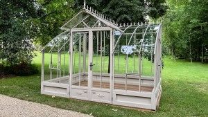 Serre en verre adossée